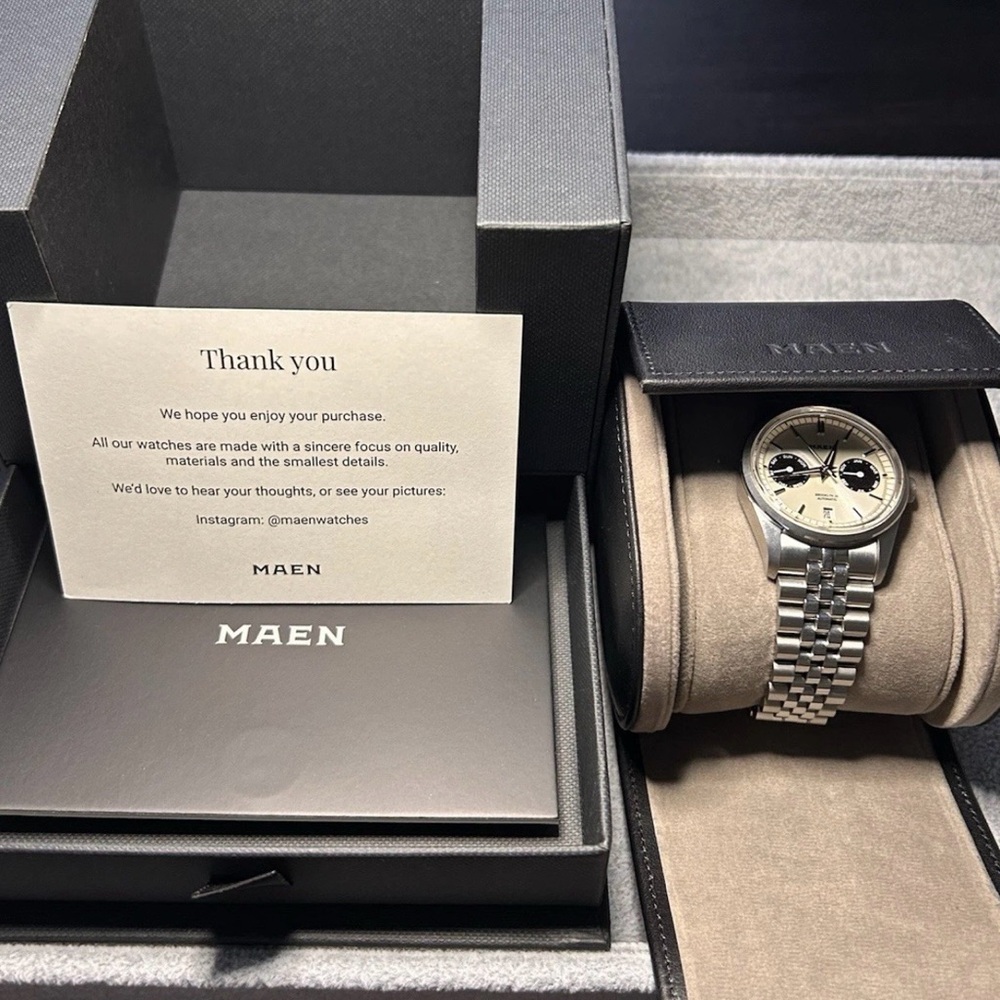 Maen Silver and Black Watch